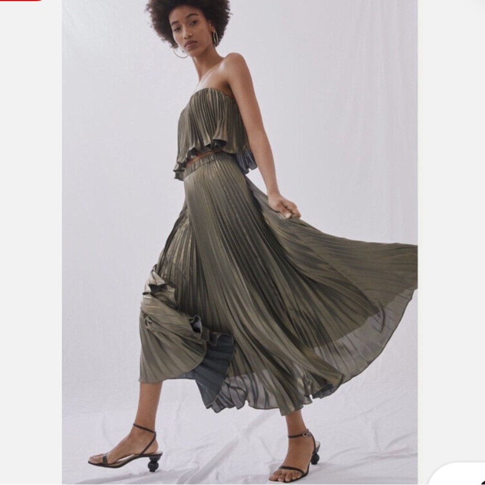 EUC Anthropologie pleated skirt and tube tank set - gold/olive green - size 8